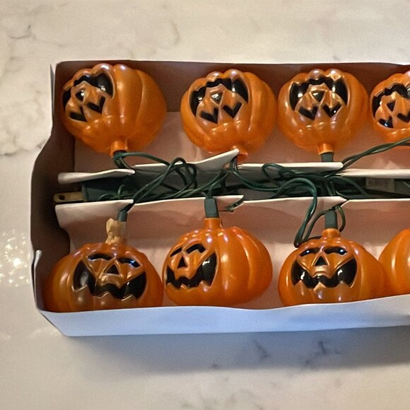 Vintage 90s Halloween 10 Light String Pumpkin Blow Mold Set with Box - 9 ft long - Picture 5 of 15